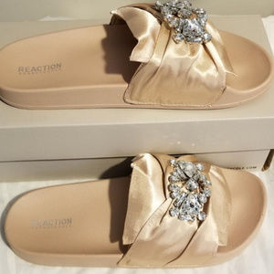 Kenneth Cole REACTION Women's Pool Slide Sandal